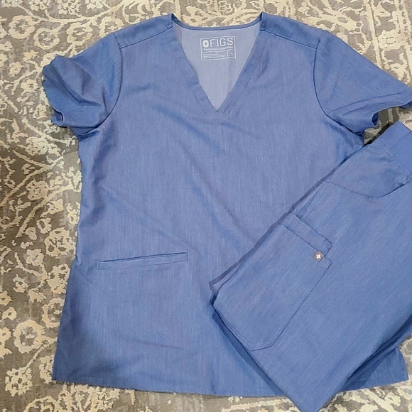 Figs Tops - Figs Heather Indigo scrub set